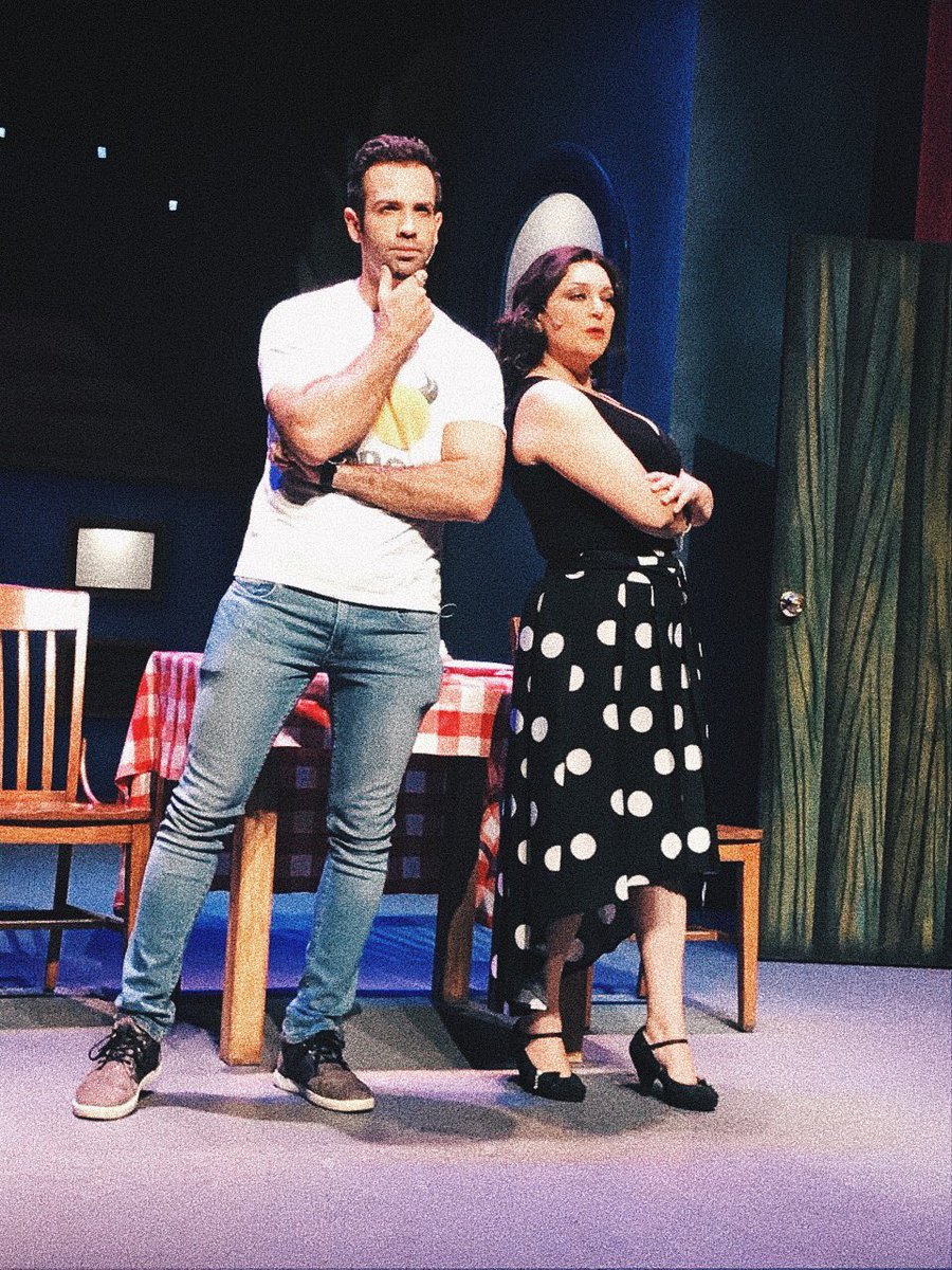 pshmyg's tweet photo. @LaGranAudiencia @diegodeericemx @teatroperro La obra avanza a medida en que Sam y Max durante sketches cómicos tratan de desenmarañar los secretos que oculta el poder tener una relación estable cuando tanto los hombres como las mujeres son un dolor de cabeza. https://t.co/GFKRPJp5cc