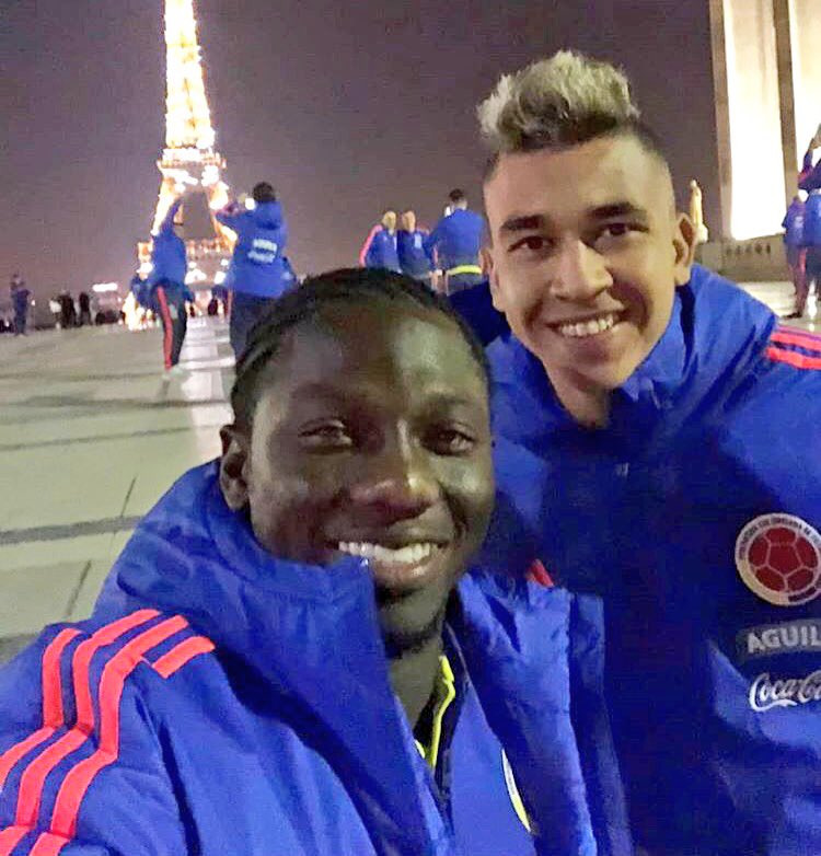 sevenfootballus's tweet photo. Bonne nuit 🔴⚪️🔴⚪️🔴 https://t.co/JRjEBfbz8q