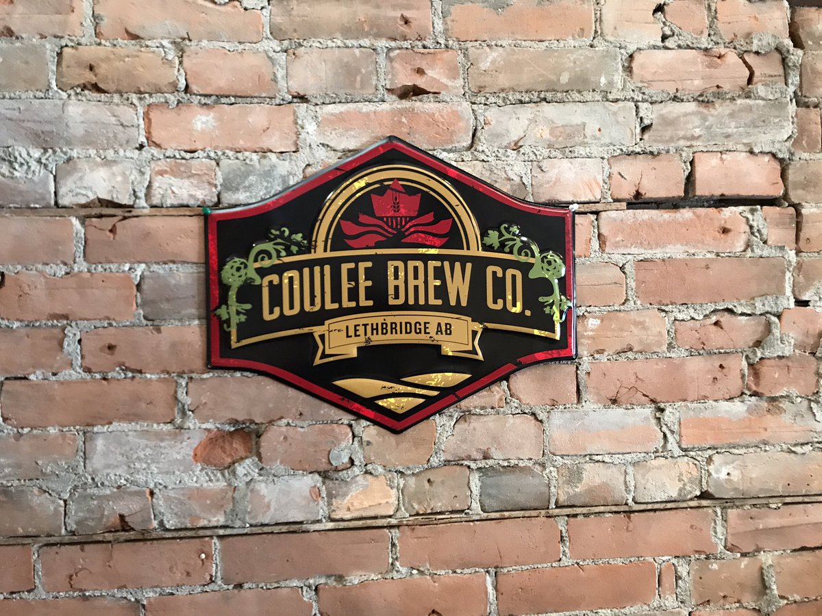 aadrianbruce's tweet photo. Tapping this bad boy of @CouleeBrewCo Ginger Viking IPA @dylans_burger around 6:00 for the @nakednudesy 2018 Lethbridge Beard Bash with @981TheBridge #yql #albertabeer #Lethbridge #GingerViking https://t.co/0EU5vHrge7