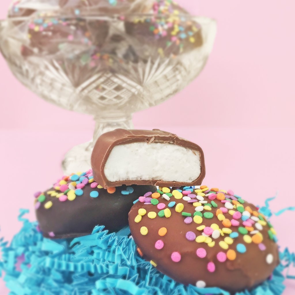 SuzinLChocolate's tweet photo. RT if you're egg-cited for Marshmallow Eggs from Suzin L! https://t.co/CM32E6xxSo