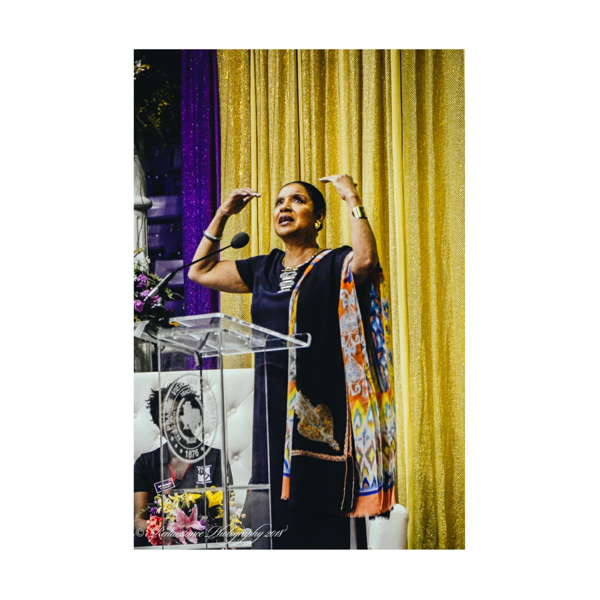 dnjACE_92's tweet photo. 📸Photos of the Legendary Phylicia Rashad at Prairie View A&amp;M University Spit Knowledge Event

#ArtistAtWork #RenaissancePhotography #pvamu #pvnation #PhyliciaRashad #SpitKnowledge #akasorority #alphakappaalpha https://t.co/arDnSJMEF1
