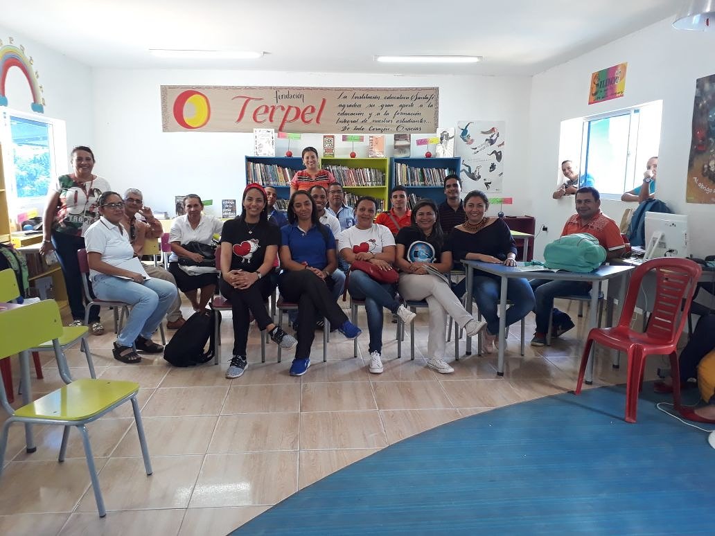 SemMonteria's tweet photo. Taller #AventuraDeLetras en la #IESantafe. A través de la lectura fortalecemos la calidad educativa de los estudiantes. #MonteriaInteligente 🙆📚🙌 https://t.co/3unpfjqajX