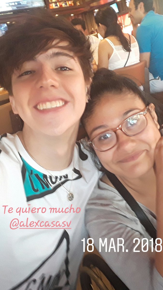dianaperez1412's tweet photo. @alexcasasv_ te extraño muchísimo nene ve todos mis mensajes por favor https://t.co/eOjEBzCdxz