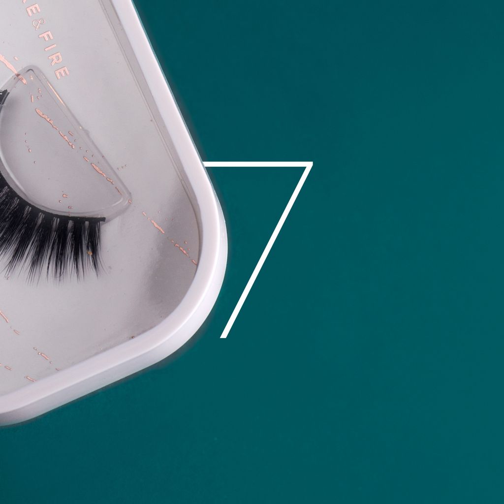 ESQIDO's tweet photo. 👀 GIVEAWAY! 👀

7 Days and counting! Unisyn™ Lashes will be available March 28! Can't wait? Here's a chance to win them! The giveaway is hosted on Instagram so be sure to follow us @esqido!

See the Instagram post for full contest details!

#esqido  #unisyn  #giveaway https://t.co/nJkjacEA5S