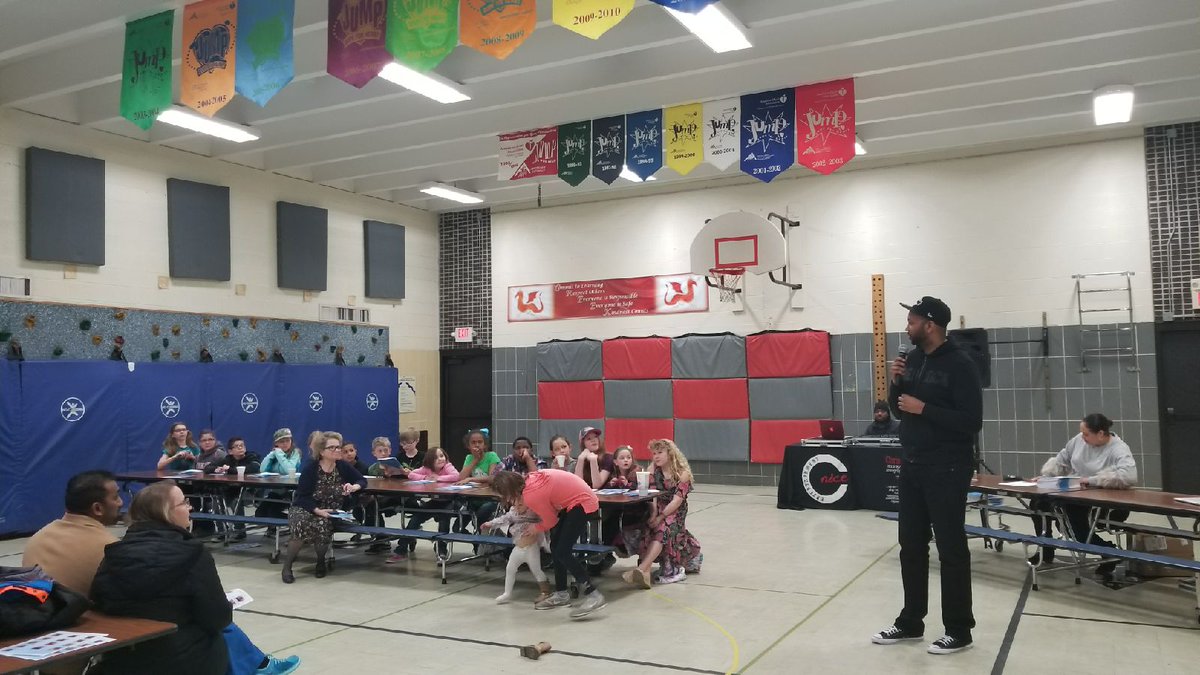 TonyaBrownfield's tweet image. @dieckk5 @swartz_creek @bafuller3 @kaybusiness #createabook Dieck students are authors!  This is their book signing celebration! We love our after school clubs.