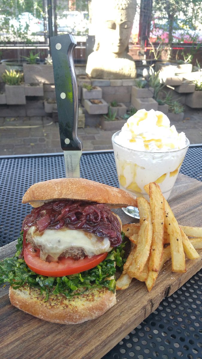 32shea's tweet photo. Burger-n-Shake #Wednesday | rosemary garlic #burger, #gruyere, caramelized red onions + honey vanilla shake | Till 10pm #craftburger #milkshakegoals #burgerandshake #phxfoodculture #bestfoodphoenix #azeats #sipsogood #patioweather #dogfriendly #32shea #sheaborhood #phoenix https://t.co/lDJ5y9aJKT