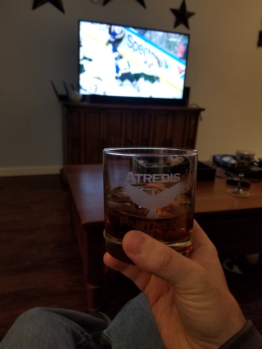 bwunderbread's tweet image. Whiskey and hockey. #atredis #stlblues