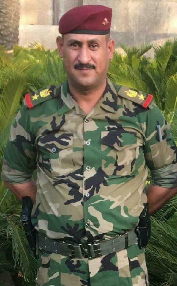 Brothersirq's tweet photo. المقدم الركن "حيدر حمود كريدي" ابن سوق الشيوخ في #ذي_قار تبرع بإحدى كليتيه في قاطع مسؤوليته في #الطارمية لامرأة من المنطقة عندما علم بأنها أم لشهيدين.

وأم الشهيدين : ارفضها لاننا بحاجة لأمثالك 
 #عيد_الأم
#يوم_الأم
#انا_ابن_العراقية
#هنا_العراق 🇮🇶 https://t.co/8xR2a47HPA