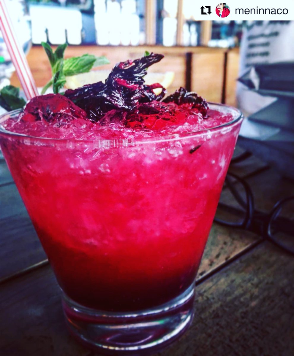 barradelpatron's tweet photo. El verdadero mezcal con jamaica.
😋😋😋
.
.
.
#mezcal https://t.co/pAglQ0Qpyp
