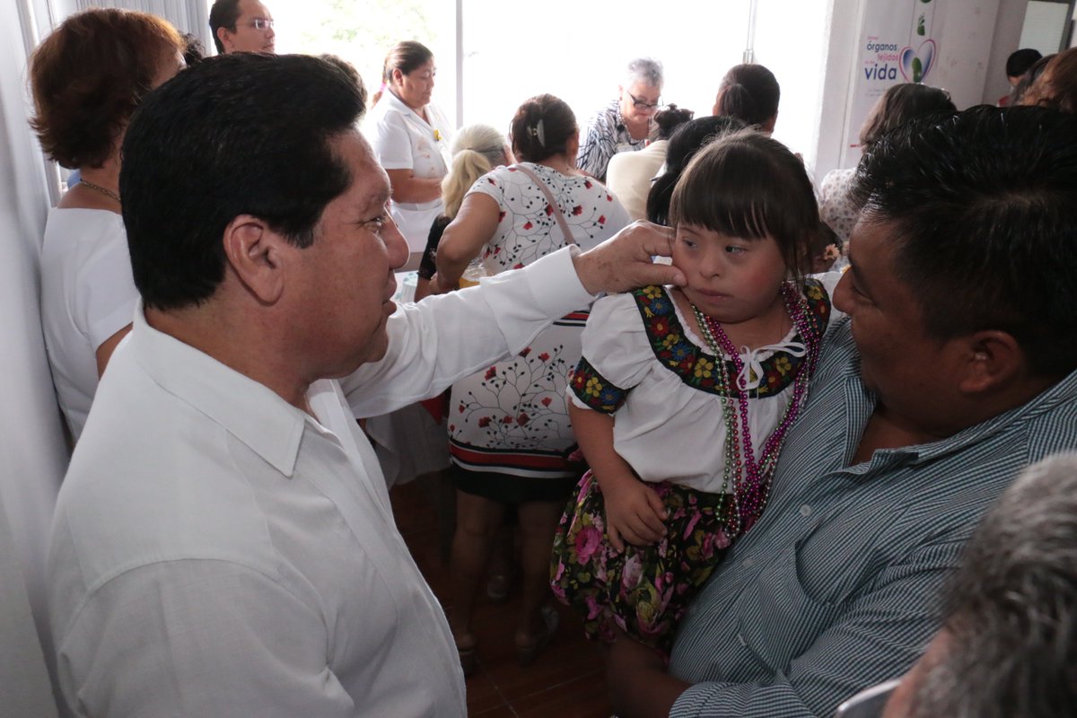 SSalud_Tab's tweet photo. El secretario de Salud, Dr. @Rfcernaleeder encabezó este miércoles, la Celebración del #DíaMundialDelSindromeDeDown, en el Hospital del Niño. @Gobierno_Tab https://t.co/8pEnuQcaxm