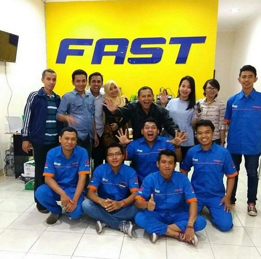 Outlet Fast tweet media