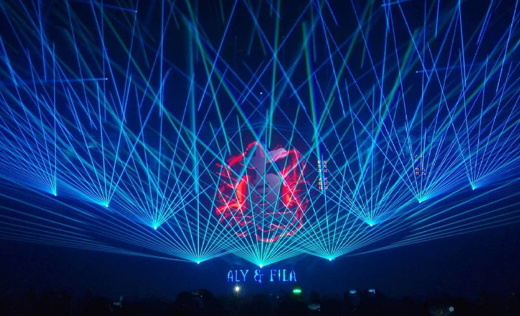 mistahfong's tweet photo. L A Z E R P O R N 5.0
@alyandfila at Transmission Festival Asia
.
#transmission #tmbkk18 #bangkok #alyandfila #thailand #ravers #raver #party #edmnation #edmfamily #edmlifestyle #edmlove #edmvibes #trance #trancenation #electronicdancemusic #plur #ravefamily #ravelife #edml… https://t.co/U4MkaGIp24