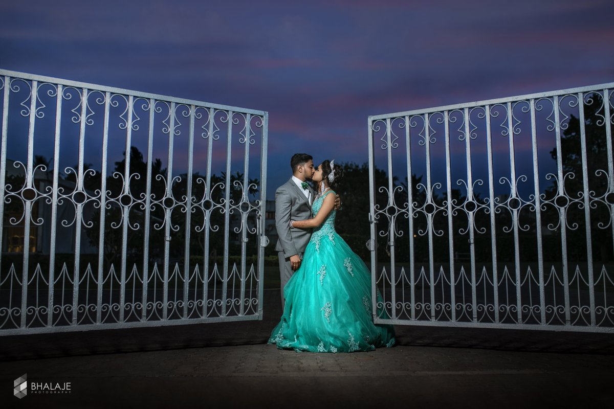 Bhalaje8's tweet photo. The bride in her flowing green attire was all romantic as the day dawned and a chill breeze made the weather pleasant. The groom and the bride became romantic as they clang to each other to feel the love.
#WeddingPhotography #Wedding #BhalajePhotography #Bhalaje https://t.co/nvvrlzFSP9