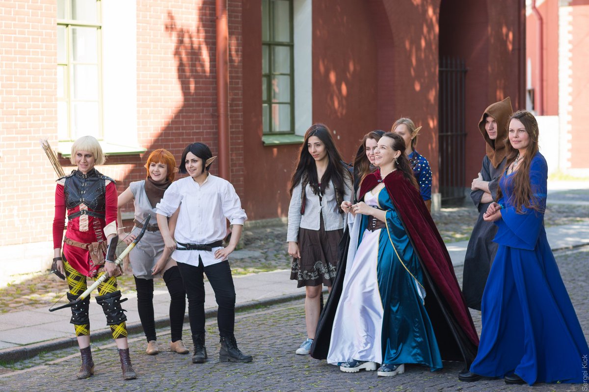 📷 One of the shooting days.

Sera and the residents of the town.

Full album - facebook.com/14060610327882…
Support us - igg.me/at/DragonAgeUn…

#dragonage #cosplay #UntoldStoriesofThedas