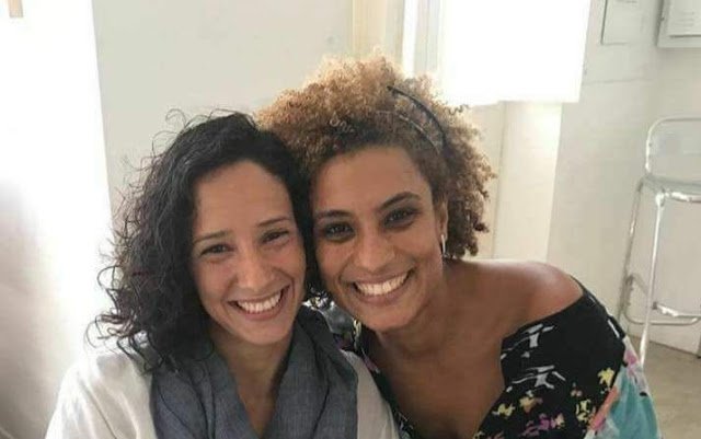Marielle majored in social sciences and later went on to get her MA in public administration at UFF (Universidade Federal Fluminense). It was around this time that she met her future fiancé, Monica Tereza Benício.