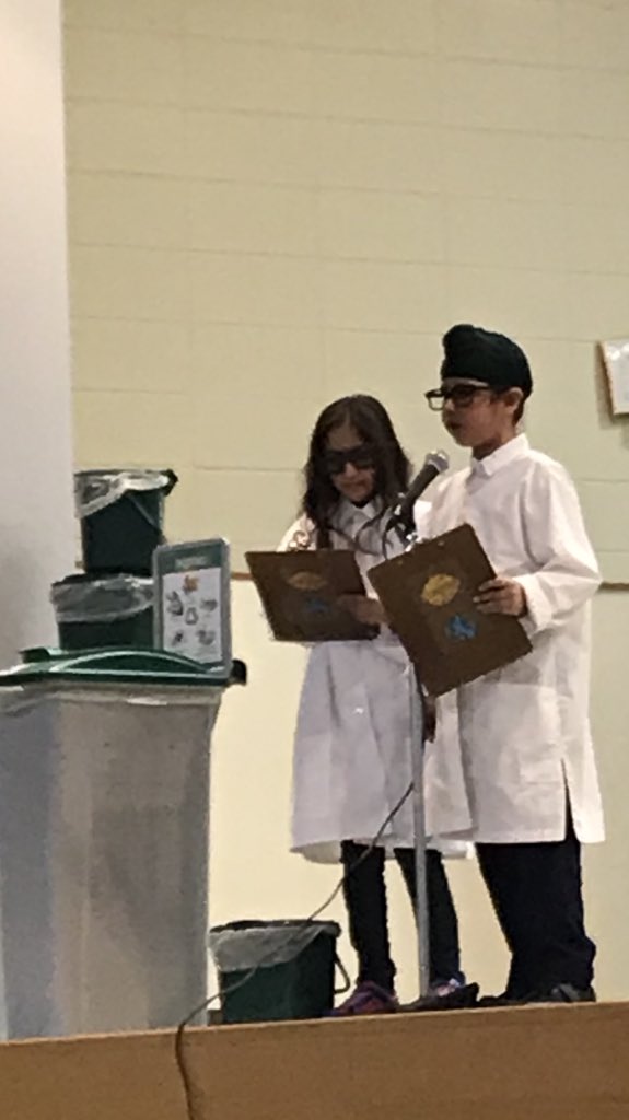 MsTeeMo21's tweet image. The CJM Compost Crew Informing and Performing...all in the name of Mother Earth! 🌏 @mundayhm @CJMCBE #compostingiscool #CJMrocks #CJMlearns