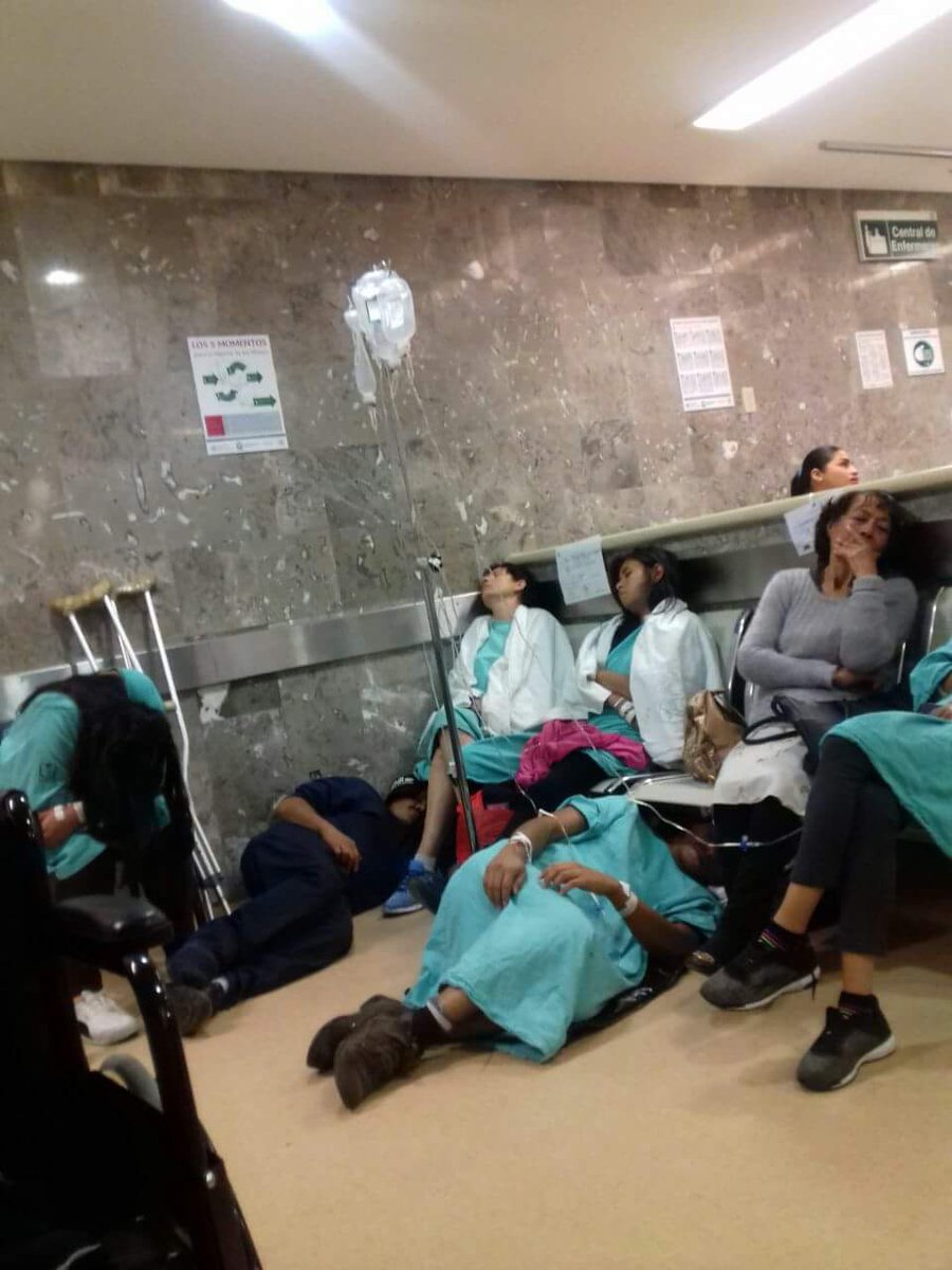 Fafhoo's tweet photo. Aquí están los hospitales de calidad que dice Carlos Marín. 

#AMLOenMILENIO https://t.co/sNFtbDbwFd