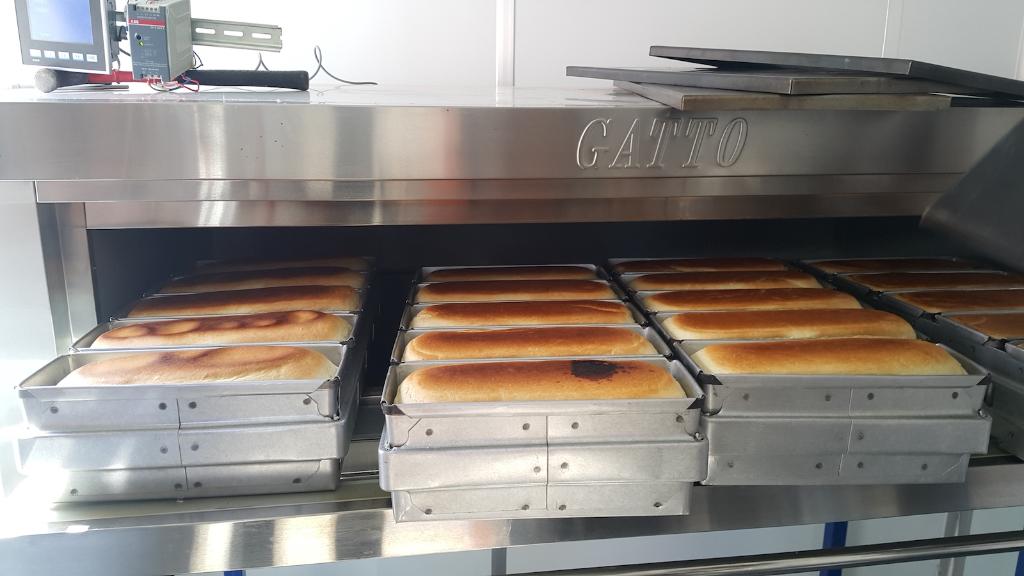 SchneiderAfrica's tweet photo. The bakery installed as part of Project Connect is fully operational & delivering between 120 - 160 loaves per day, which generates income for the community. @EngineeringUJ & Schneider Electric SA continue to monitor the performance of the solar system. #LifeIsOn #UJFEBE https://t.co/t9IjgA0nQd