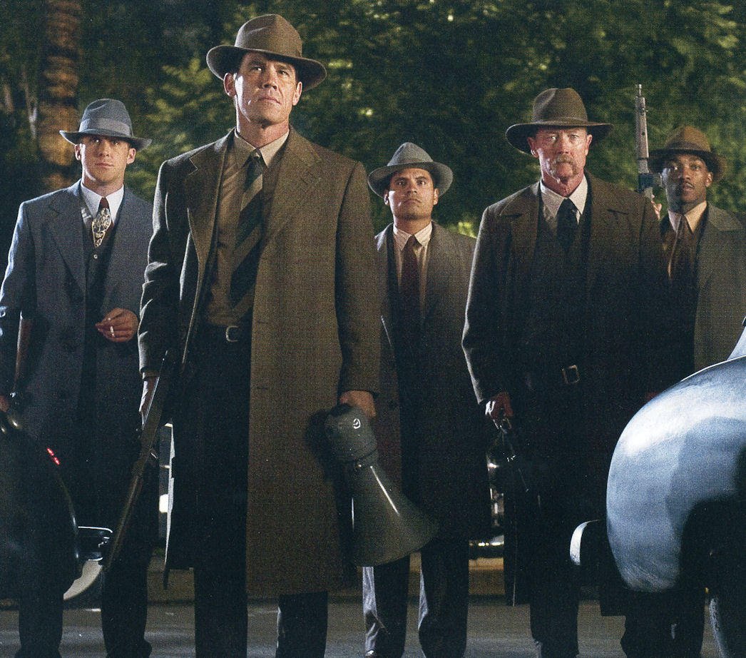 Ssgt Lighter Pa Twitter 俺は絶対似合わないけど ザクレロ君とかあらいぐま君とか ジャンボ君とか ブライアンとかロングコート トレンチコート にハットにsaaとか絶対に似合うだろなぁ Laギャングストーリー La マイケルペーニャ ロサンゼルス決戦