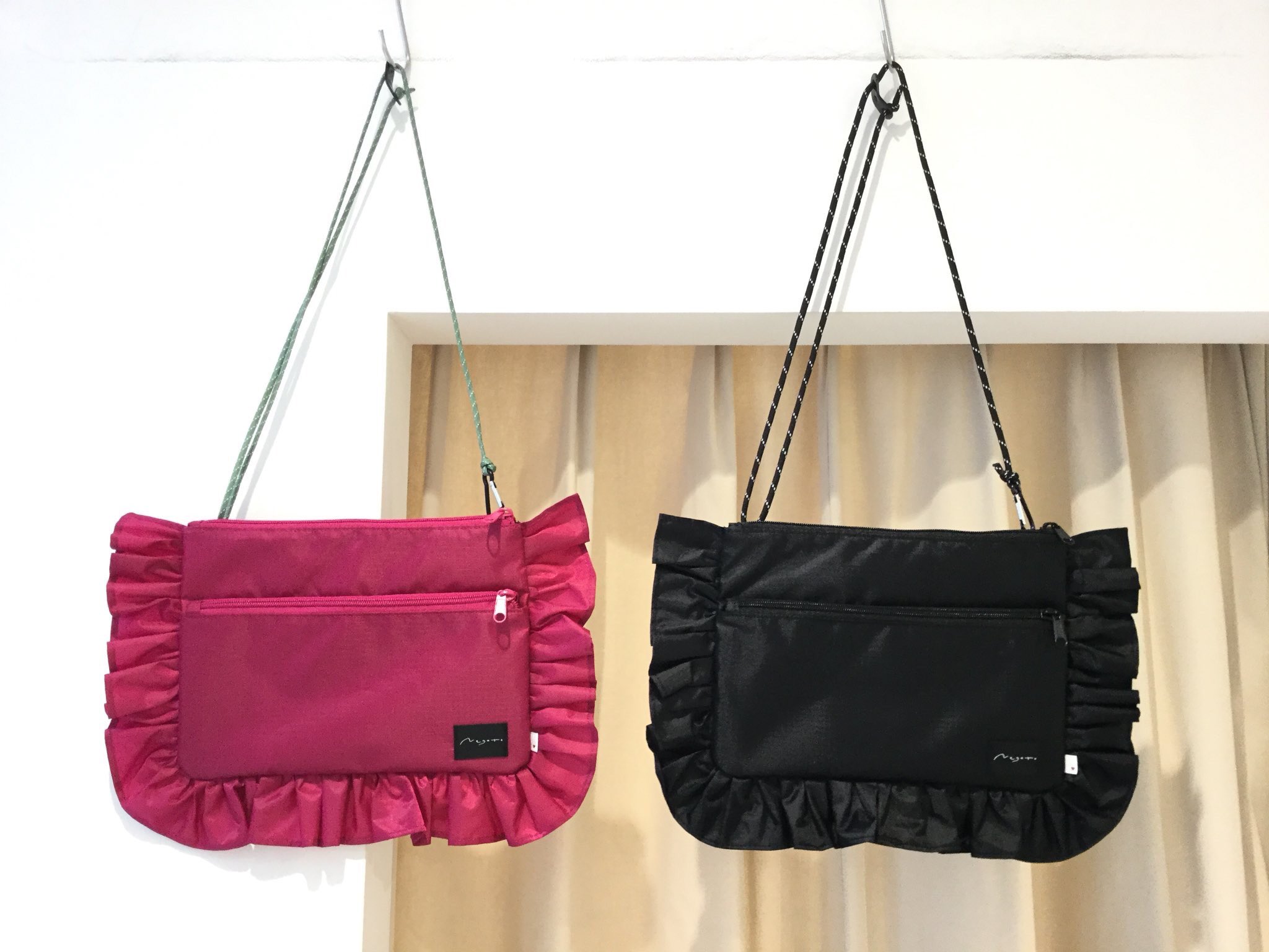 Merry Jenny 梅田店 On Twitter: "▷再入荷情報 Negoto Frill Sacoche ピンク/ブラック  ¥6,500(税抜) 完売しておりました ブラック1点のみ再入荷致しました！♡ 電話通販はこちら📞06-6371-1380 #Merryjenny # ねごと #Negoto Https://T.co/W0Fy4We5Hi" / Twitter