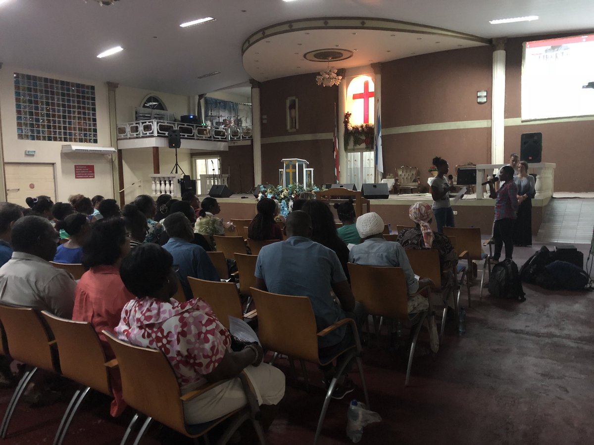 JesusFilmTrips's tweet photo. #latinamericanadventure 150 people gathered tonight to learn how to use the @JesusFilm App! https://t.co/hyHKZnk5i8