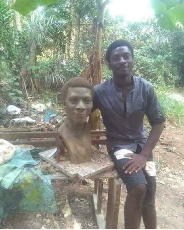 SwaGgMan___'s tweet photo. Retweeting won't cost you your life.this legend should be appreciated .Not all Super heroes on art work are appreciated , he sculpted himself ! 👏👏👏 https://t.co/fE8yU94Ts9