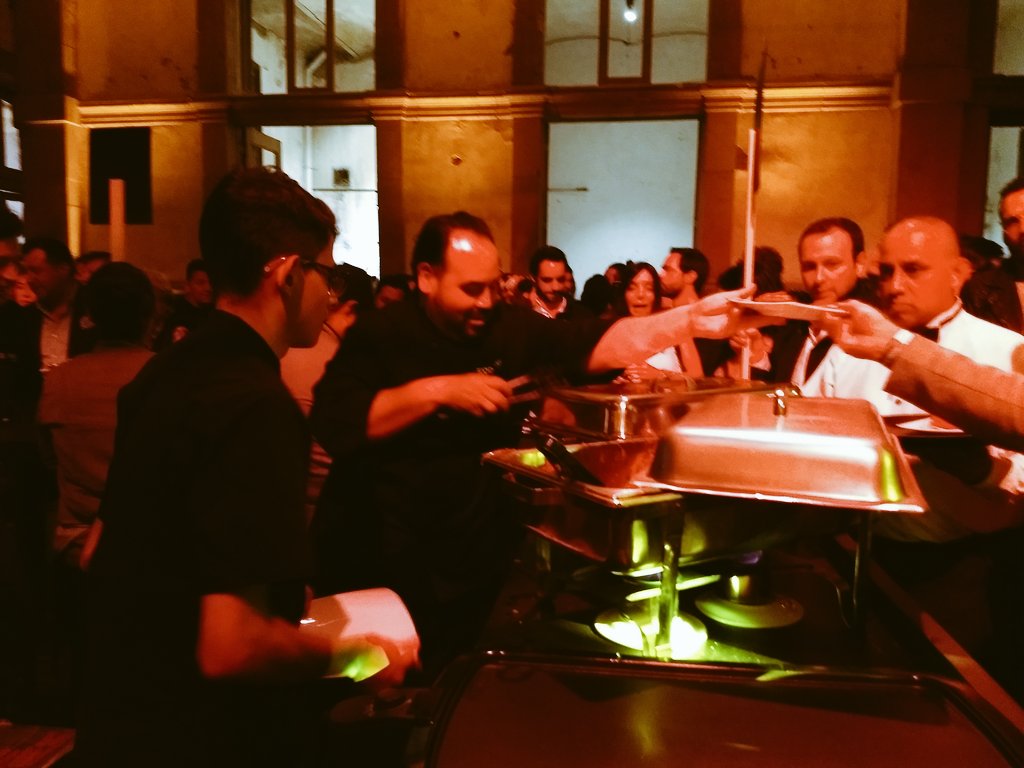 cronicasabormx's tweet photo. Deliciosos e irresistibles como siempre los sabores de @LaTradicionMID @chefdavidcetina  Presentación @foodandwine @foodandwinemx #CDMX @rubencronicas #cochinitapibil #Yucatán https://t.co/8Nf6JBLxFa