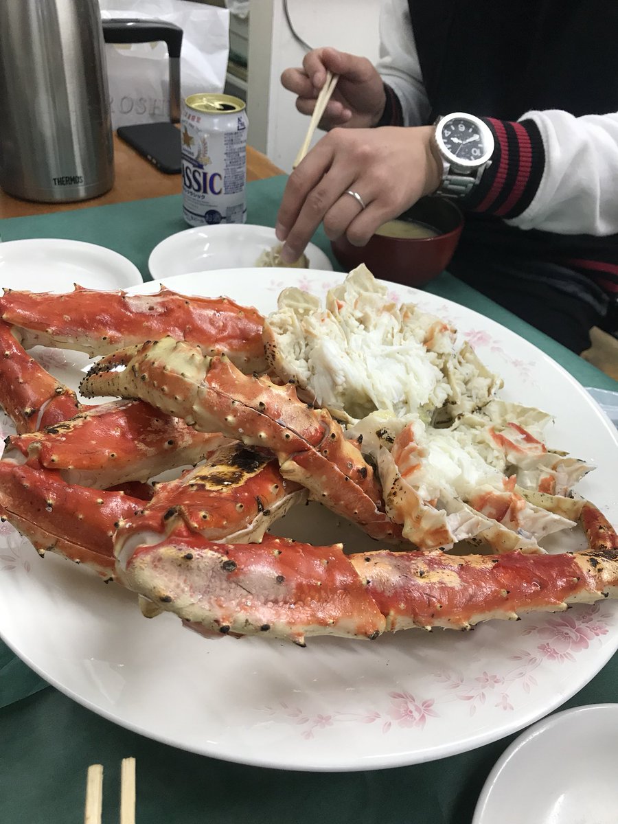 naochele's tweet photo. 蟹カニかにー( ﾟ∀ ﾟ)1匹買おうとしたら7万ぐらいかかる(;´Д｀) https://t.co/DZP08HP0T0