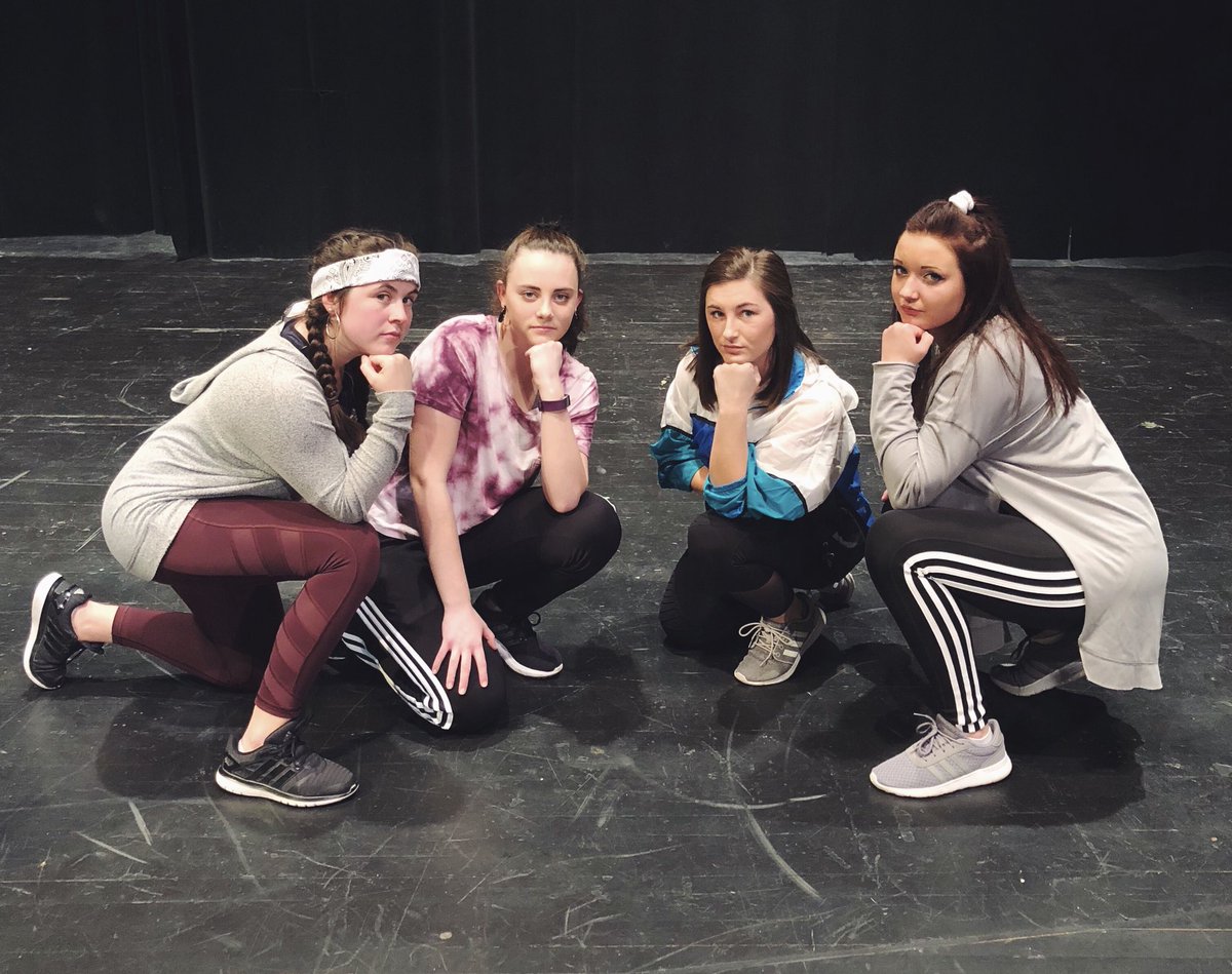 karabear_19's tweet photo. Never thought I’d be movin’, shakin’, and droppin’ it on a stage during a lip sync battle but here I am.. Thankful for my sisters who push me out of my comfort zone 💪🏼#WhyIJoinedWednesday #BUGWPC18 #zetakappa18 https://t.co/vAuFosLeyN