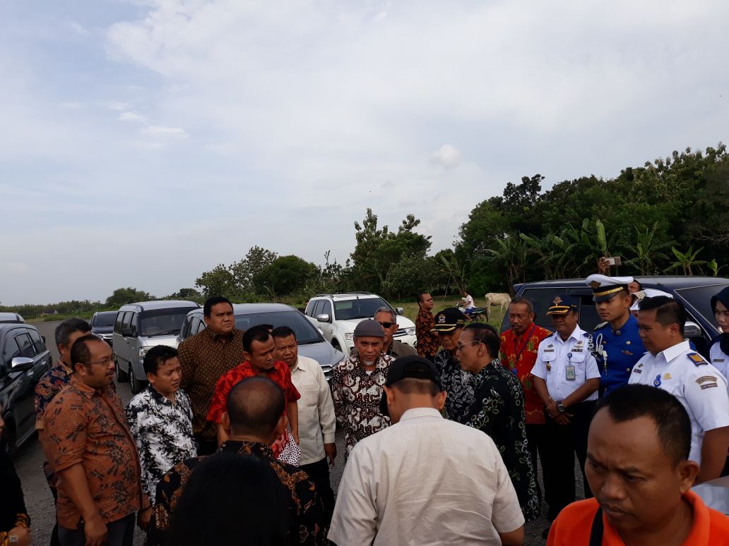 Kunjungan Komisi D DPRD Prov Jateng di Bandara Ngloram.

@DinkominfoBlora
<a href="/info_Blora/">INFO BLORA</a>
@HumasBlora 
<a href="/kabar_blora/">Kabar Blora</a> 
<a href="/kabar_blora/">Kabar Blora</a> 
<a href="/Djoko_Arief/">Bupati&Wabup Blora</a> 
<a href="/SatpolPPBlora/">Satpol PP Blora</a>