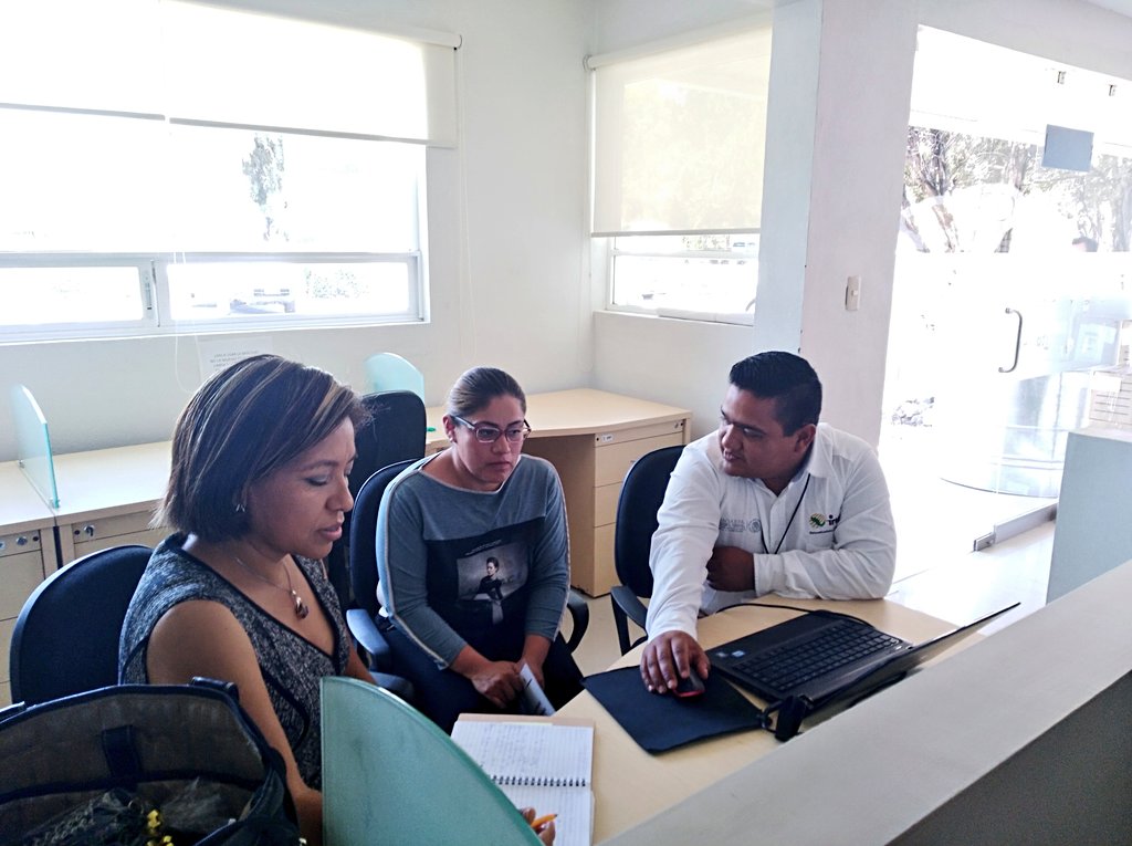 DesdeGto's tweet photo. Reunión de trabajo con los Coordinadores de #ExtensionismoGto @Bettyvaz2 &amp; @MVZSantiagoCruz acordando los últimos detalles del cierre de ejercicio 2017.

#SomosEquipo

@incarural @ExtensionismoM https://t.co/e3018RvzxY