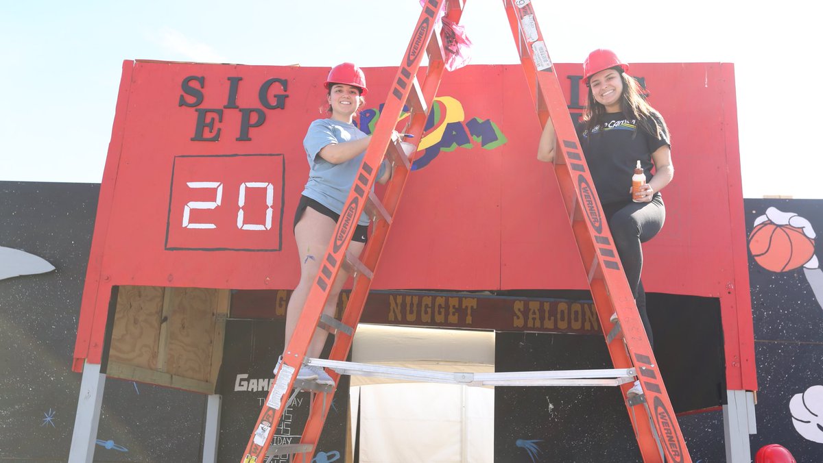 Variety Shows put the final touches on their fronts tonight! Can’t wait for y’all to see what these orgs have worked so hard to show you! #frontierfiesta2018 #WhereYouBelong 🌵🎉🤠