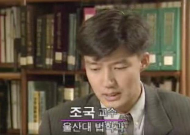 wenrykim's tweet image. 평생을 인권 변호사로 약자편에서 사회 부조리와 맞서 싸워 온 대통령과, 신동으로 불렸던 최고의 진보 법학자 민정수석이 검토하고 내 놓은 개헌안이다. 과연 대한민국에서 이 보다 더 인권 지향적이고 미래 지향적인 개헌안 발의가 또 가능하겠는가..