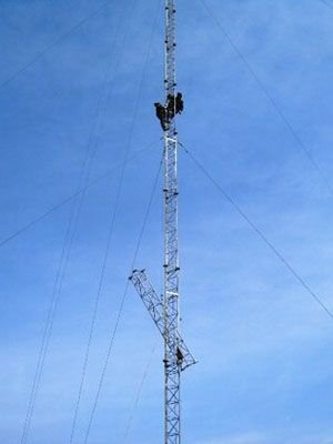 Guyed tower