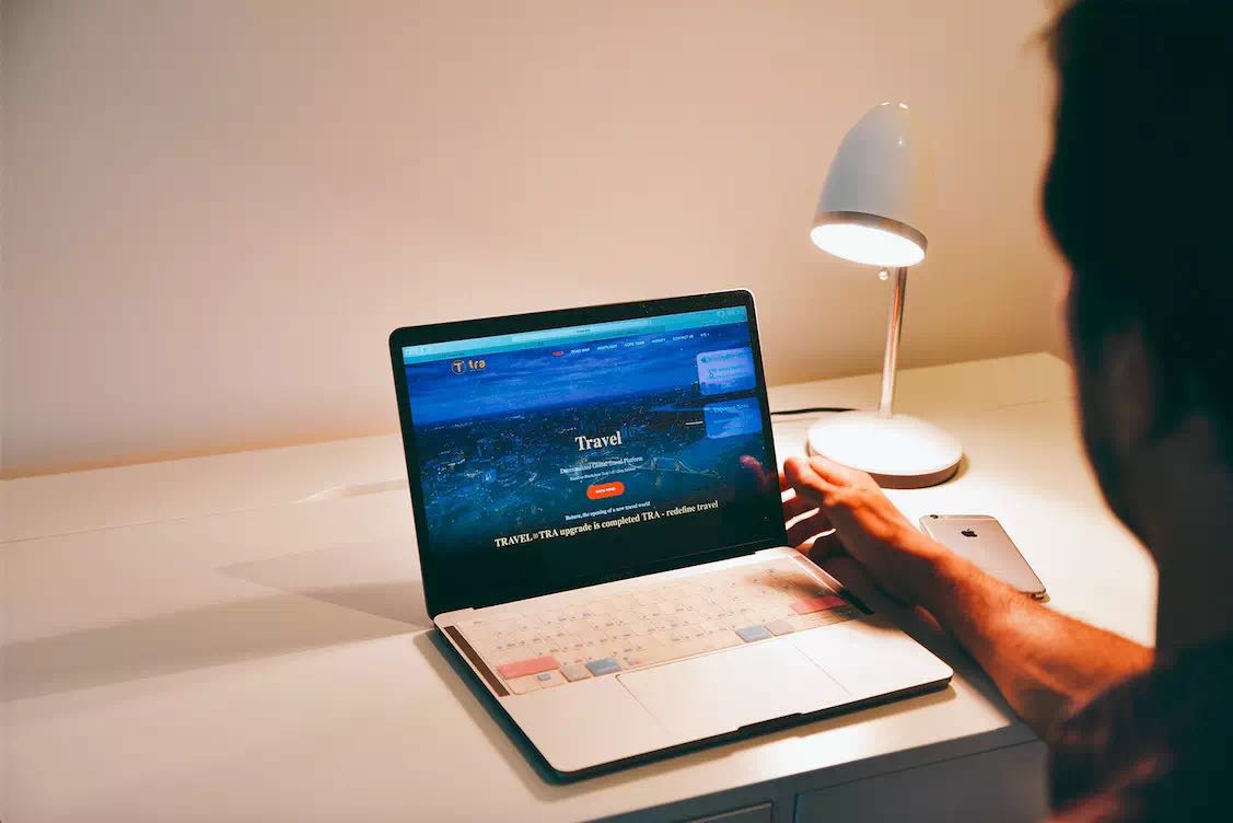 Lucas has a cool identity: he's the world's FIRST traveler who used TRA to pay the expenses of a travel itinerary! He experienced a smooth accommodation booking process, airport transfer service and travel butler service:travel.one #Blockchain #travel #crytocurrency