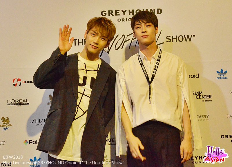 Hello_asian's tweet photo. 2018.3.21 แฟชั่นโชว์ของสุดคูลของ Hive Live presents Greyhound Original “The Unofficial Show” ในงาน #BIFW2018 กับอีกหนึ่งไฮไลเมื่อสองสมาชิกสุดหล่อ จากวง #NFlyin อี ซึงฮยอบ #Seunghyub - แจฮยอน #Jaehyun มาร่วมเดินด้วยจ้า! #엔플라잉 #WelcomeNFlyingtoThailand #hivelifexgreyhound https://t.co/dxmZo4mYM4