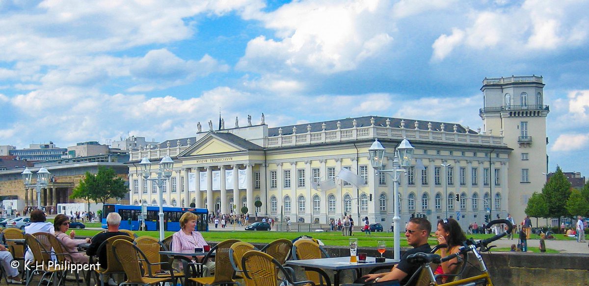 ph_video's tweet photo. Kassel (Germany), documenta12 (2007), the / das Fridericianum
#Kassel #Nordhessen #Hessen #Deutschland #Stadt #Gebäude #Fridericianum #Kunst #documenta #documenta12 #_2007 #Straßenfotografie #CanonIxus50 #Ph_Video https://t.co/qmjeJEt0bk