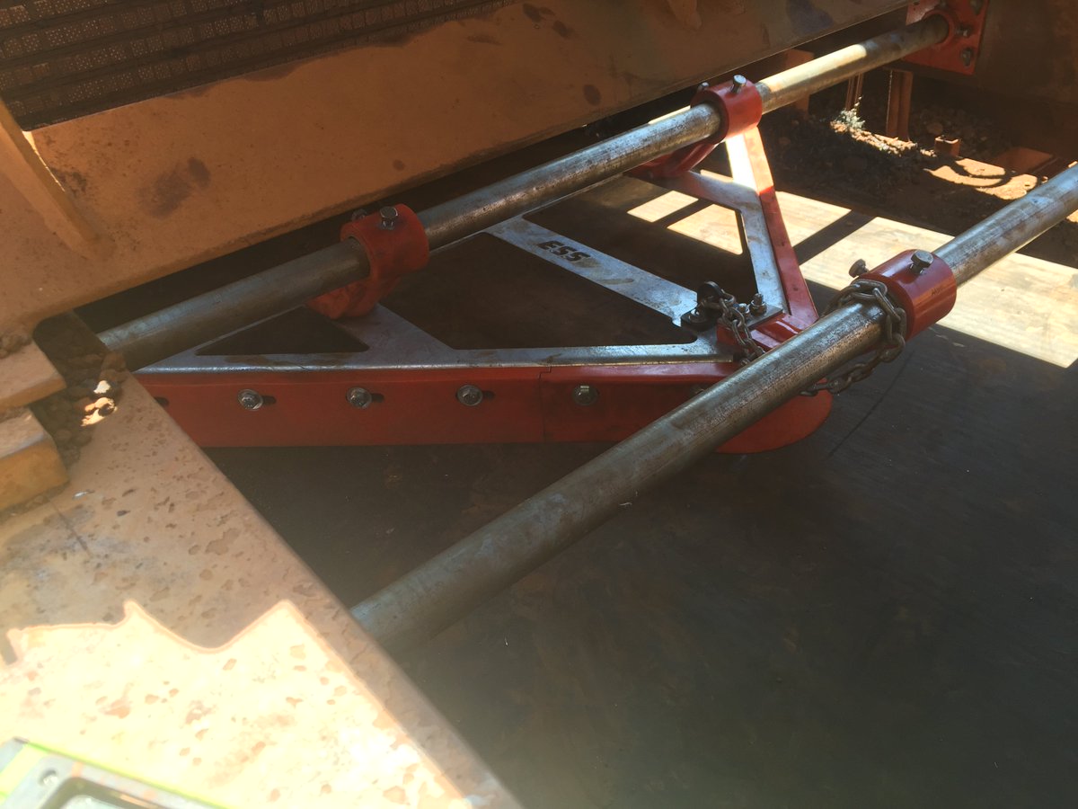 This RBC is installed in the Pilbara, to remove fugitive material from the inner return side of the belt to reduce wear on conveyor components!

For more information on the RBC: esseng.com.au/return-belt-cl…