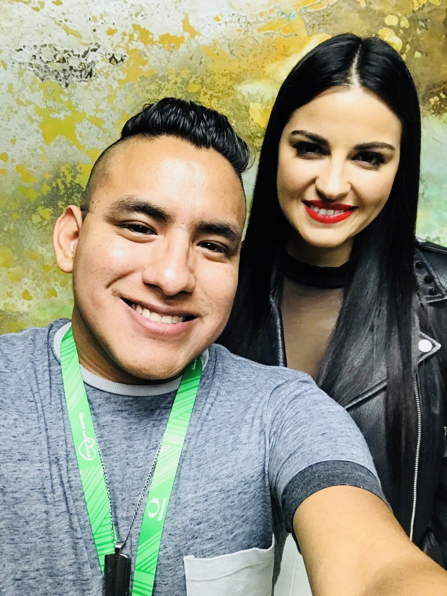 alex90_sp's tweet photo. Con @MaiteOficial en el festival #SpringFest2018ByFresca de @digital1029 https://t.co/SrdsjIpE1q