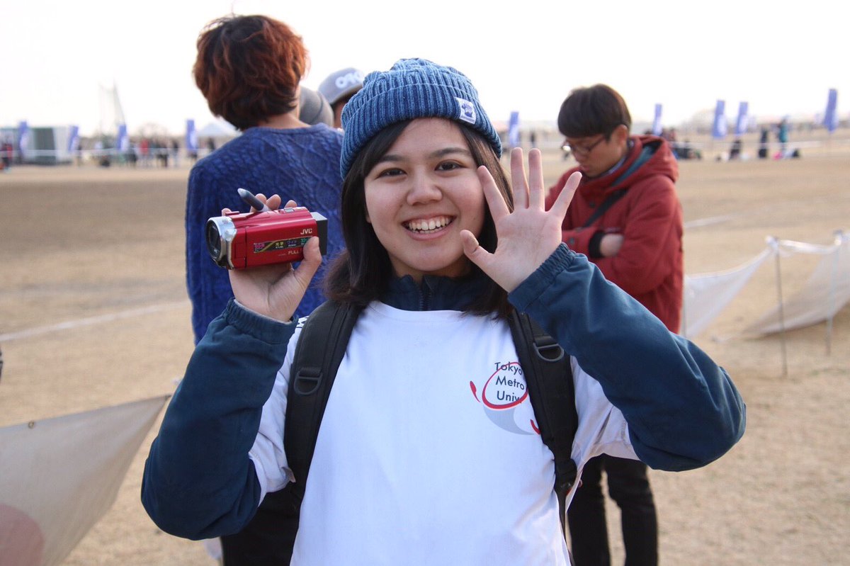 イエアキ 新歓 V Twitter 部員紹介 岩澤いすず 新3年生 背番号33 健康福祉学部作業療法学科 追浜高校バレーボール部出身 インディーズからメジャーまでバンドのことならお任せあれ ハーフに見えますが純ジャパニーズでお送りしております 笑 バレーボールで