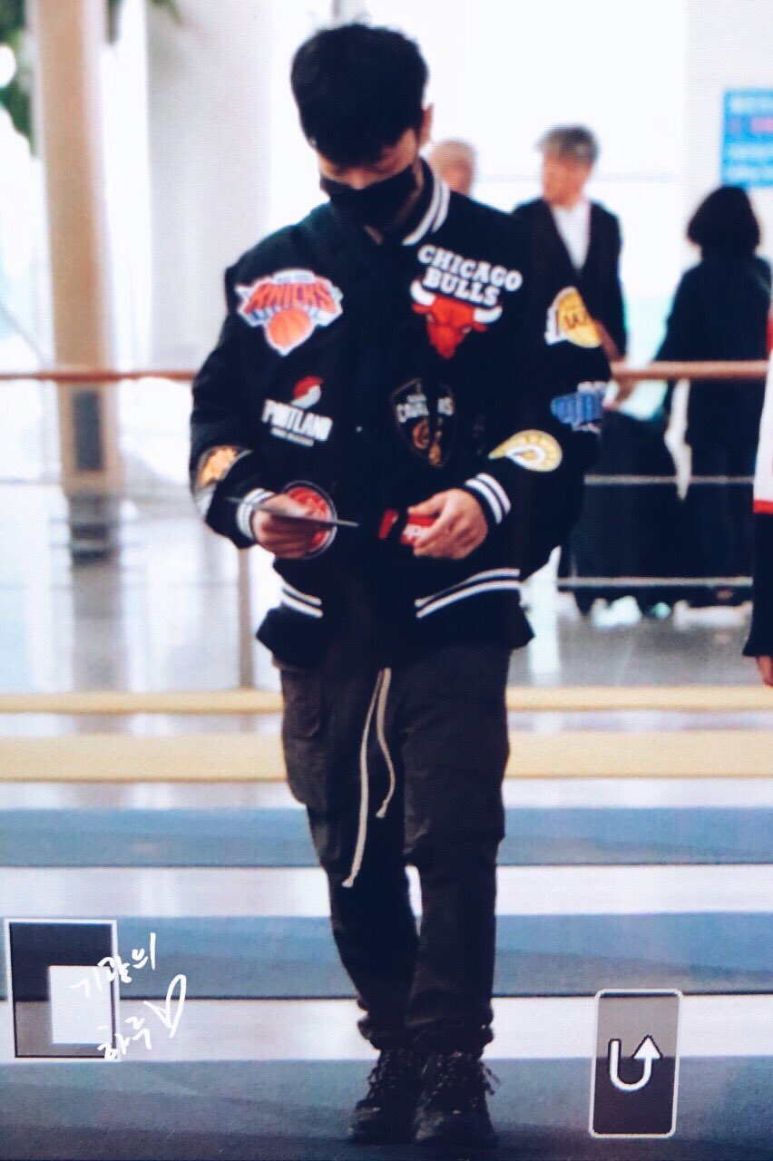 DY3ns_LVoAAGNro.jpg:large