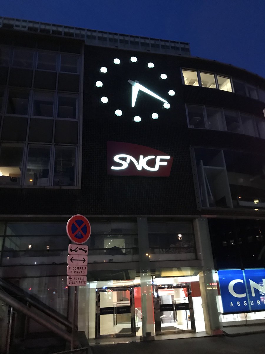 Avec nos collègues en Gare Montparnasse pour accueillir et aider nos clients @GwenCazenave