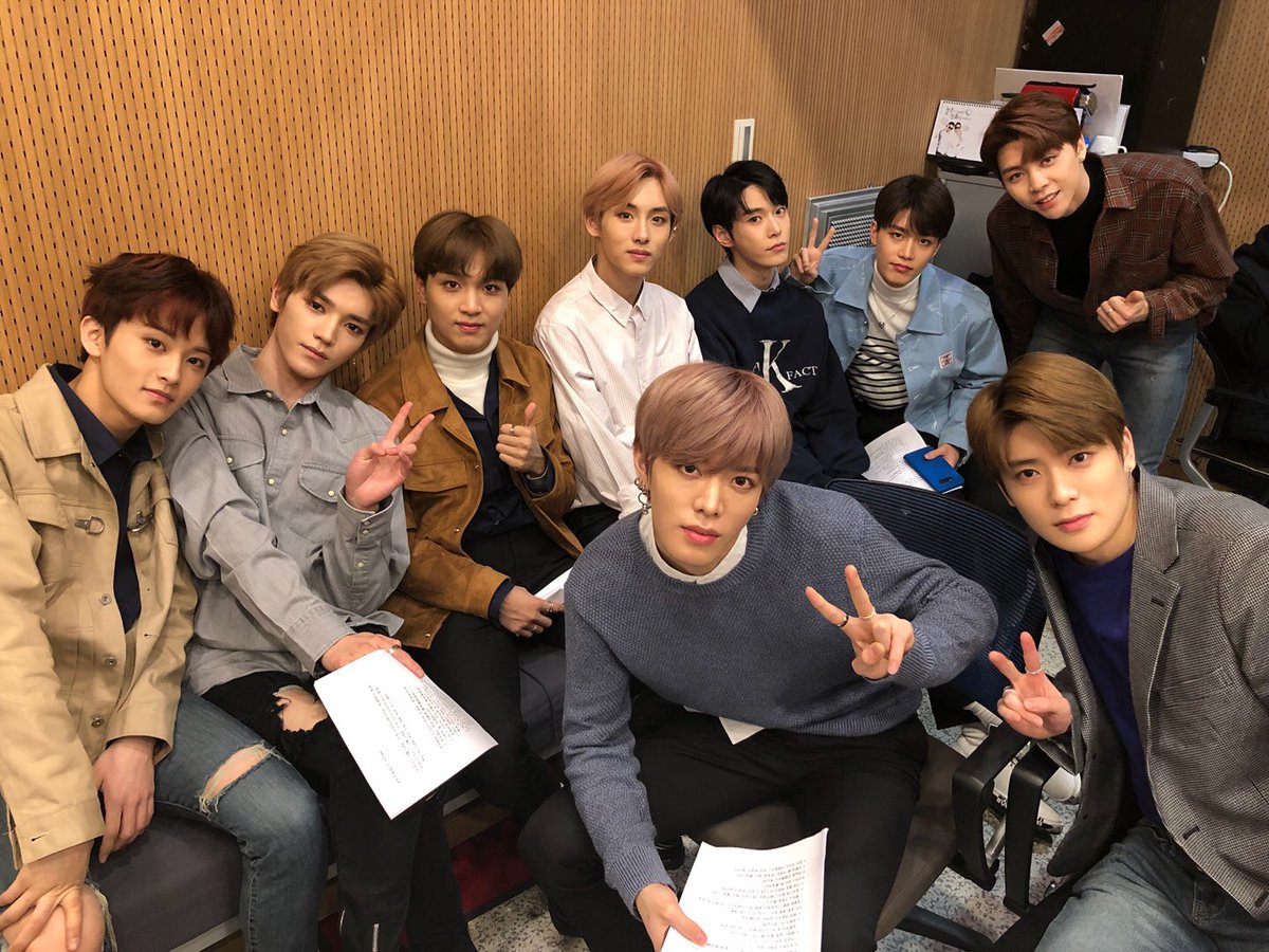 NCTsmtown's tweet photo. 두시탈출 컬투쇼 대기 중! 곧 만나요! 💚

#NCT2018_EMPATHY 
#NCT #NCT2018 #NCT127 #NCT127_TOUCH #TOUCH https://t.co/NQCDN7jtyy