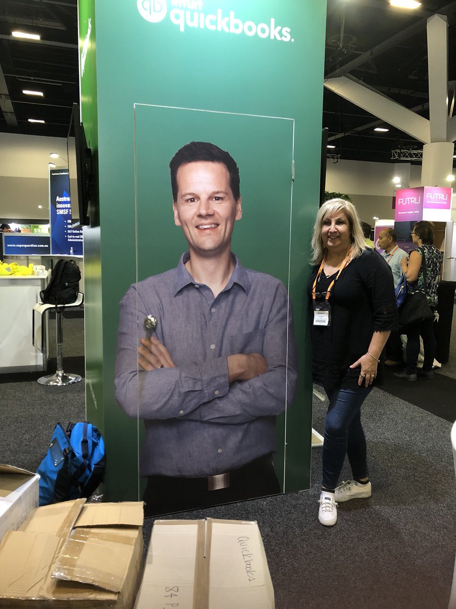 LeanneSortItOut's tweet photo. You’re here @kanemunro the girls are lining up for photos @QuickBooksAU @ABEExpo @kate_alderding @LaurettaBYBB https://t.co/i21kYaneZ7