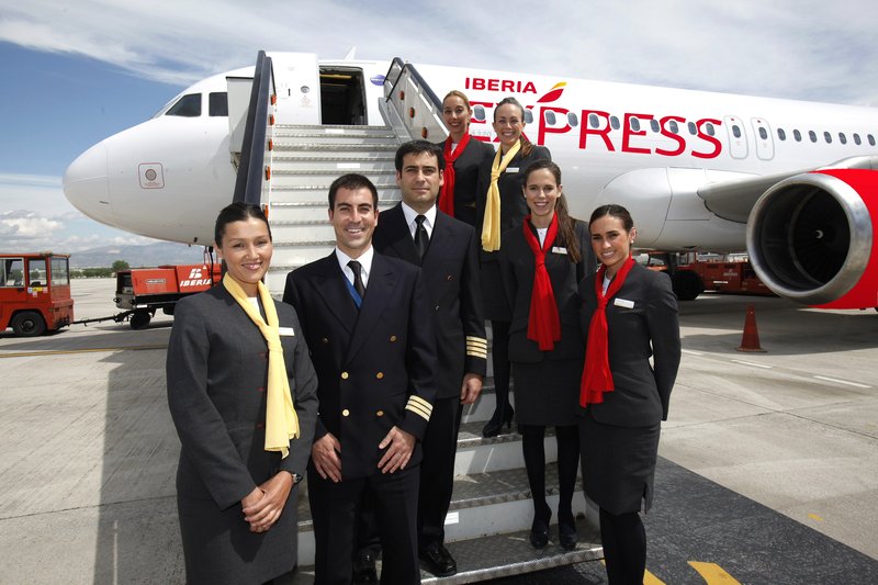 lidia_tcp's tweet photo. Oferta de #Empleo #TCP:  Convocatoria para auxiliares de vuelo de @iberiaexpress  + info: https://t.co/JjTHsWXkd0 https://t.co/v6Logm3Mug
