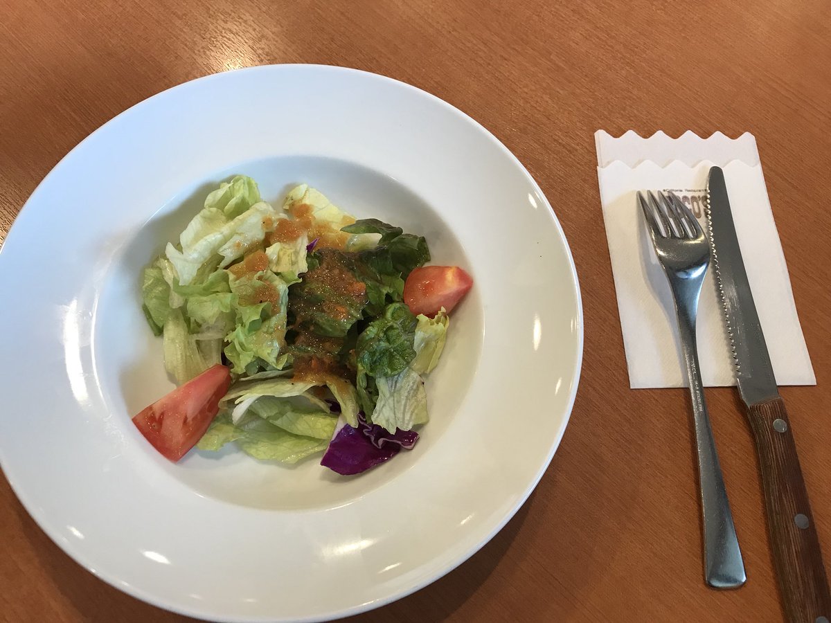 YONAberry2's tweet photo. 今日気がついたんだけど私二重アゴだった....
明日からダイエット！w https://t.co/bTfp2j884V