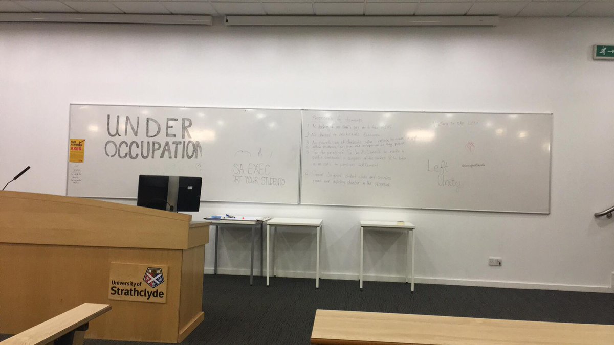 JuliaISwann's tweet image. Still there a week later 😉 @OccupiedStrath @StrathclydeUCU #USSstrike