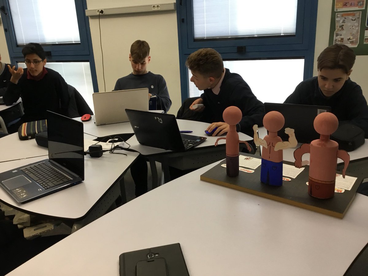standreu's tweet photo. #projecterecerca 4t ESO Ja estem creant els nostres productes finals! Molt interessants! https://t.co/pOBVyUXvKl
