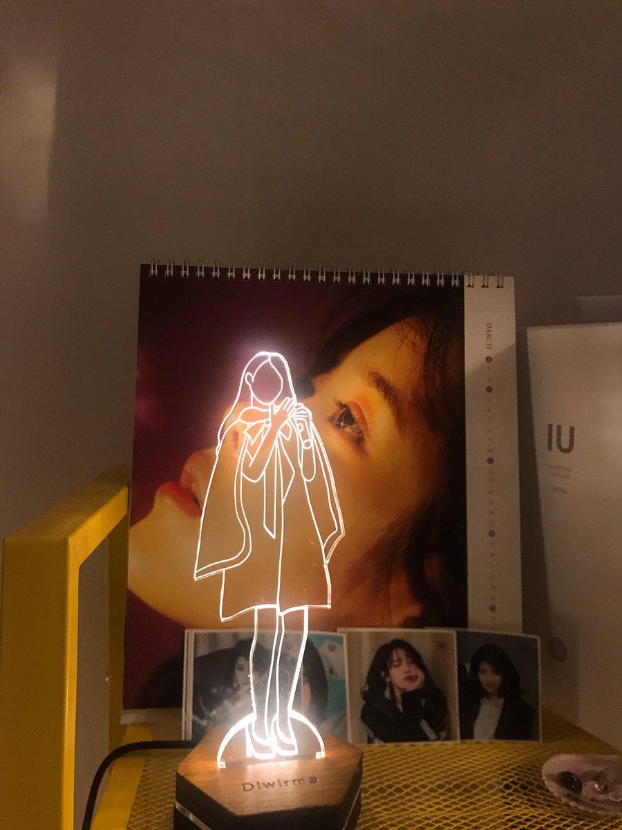 hee_o_oa's tweet photo. 무드등 너무 예쁘다 진짜 안 사신 분들 후회 하실거에오ㅠㅠㅠㅠㅠ

#아이유무드등 #아이유 

@iumd0516 https://t.co/xdf8eMGtD2