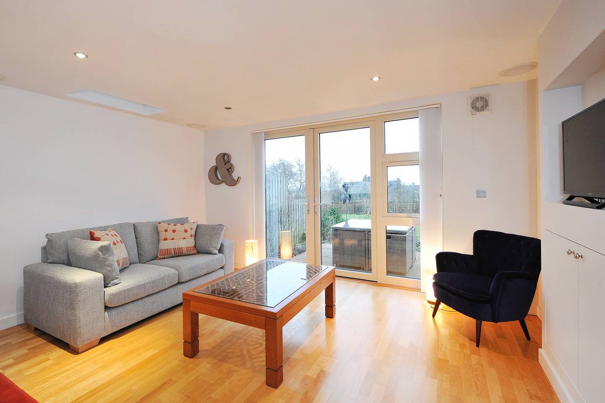 BathSpaLets's tweet photo. Have you seen our this beautiful Holiday  home not too far from Bath? #MyFeelGoodBath #VisitBath #IgersBath #BathSpa #CityOfBath #VisitEngland #LoveGreatBritain #BathUK #BathStreet #BathStone #SwIsBest #BathHoliday #HolidayLetsUk #HolidayLets #Tourist #Tourism #AirBnB #Property https://t.co/SAldwGSLNs